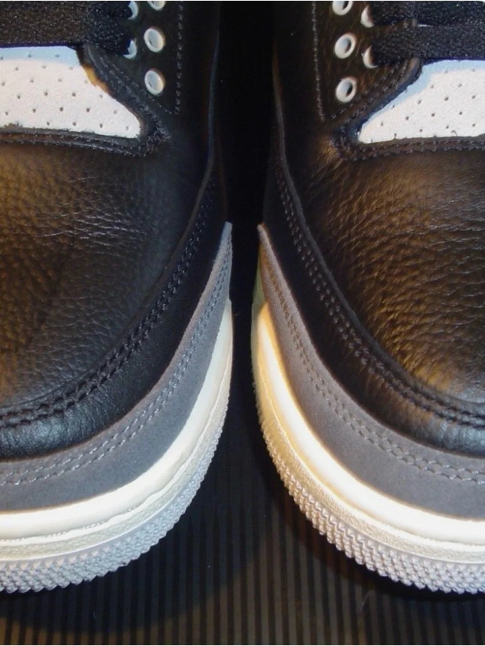 DS Size 10.5 - Air Jordan 3 Retro OG Rare Air